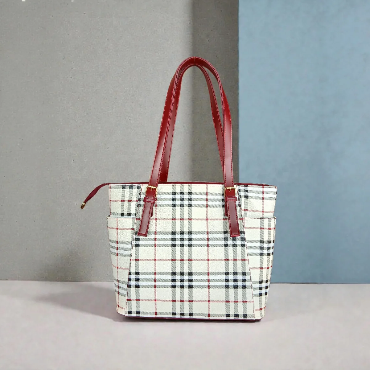 Classic Checkered Tote Handbag – White front Front view of classic checkered white tote handbag with red straps